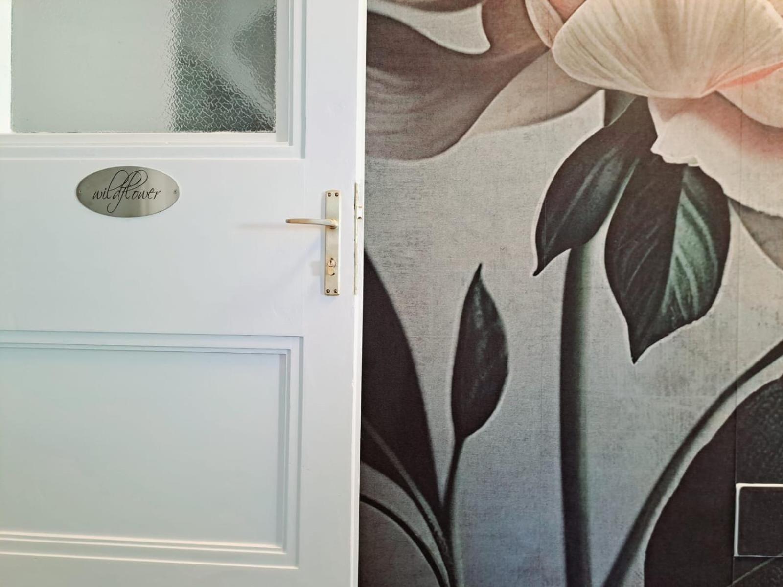 Apartment Wildflower In Privatvilla Im Herzen Merans Eksteriør billede