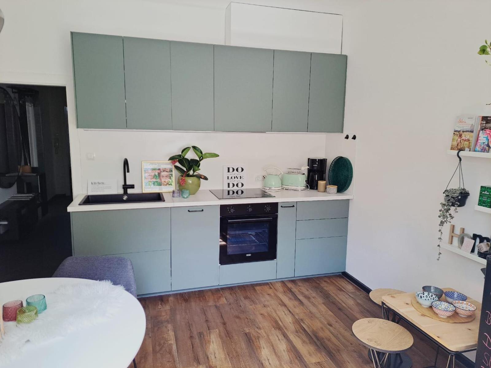 Apartment Wildflower In Privatvilla Im Herzen Merans Eksteriør billede