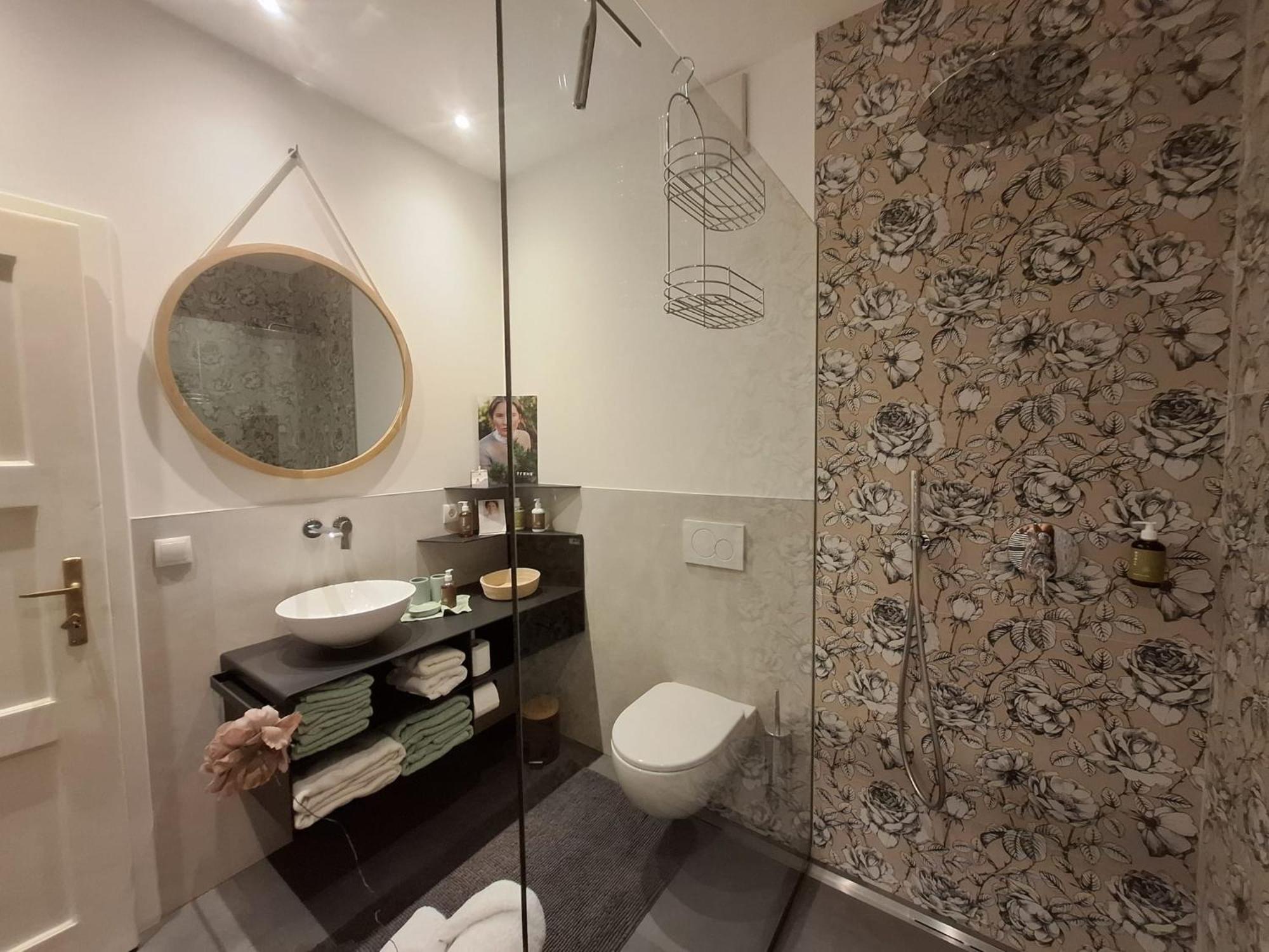 Apartment Wildflower In Privatvilla Im Herzen Merans Eksteriør billede