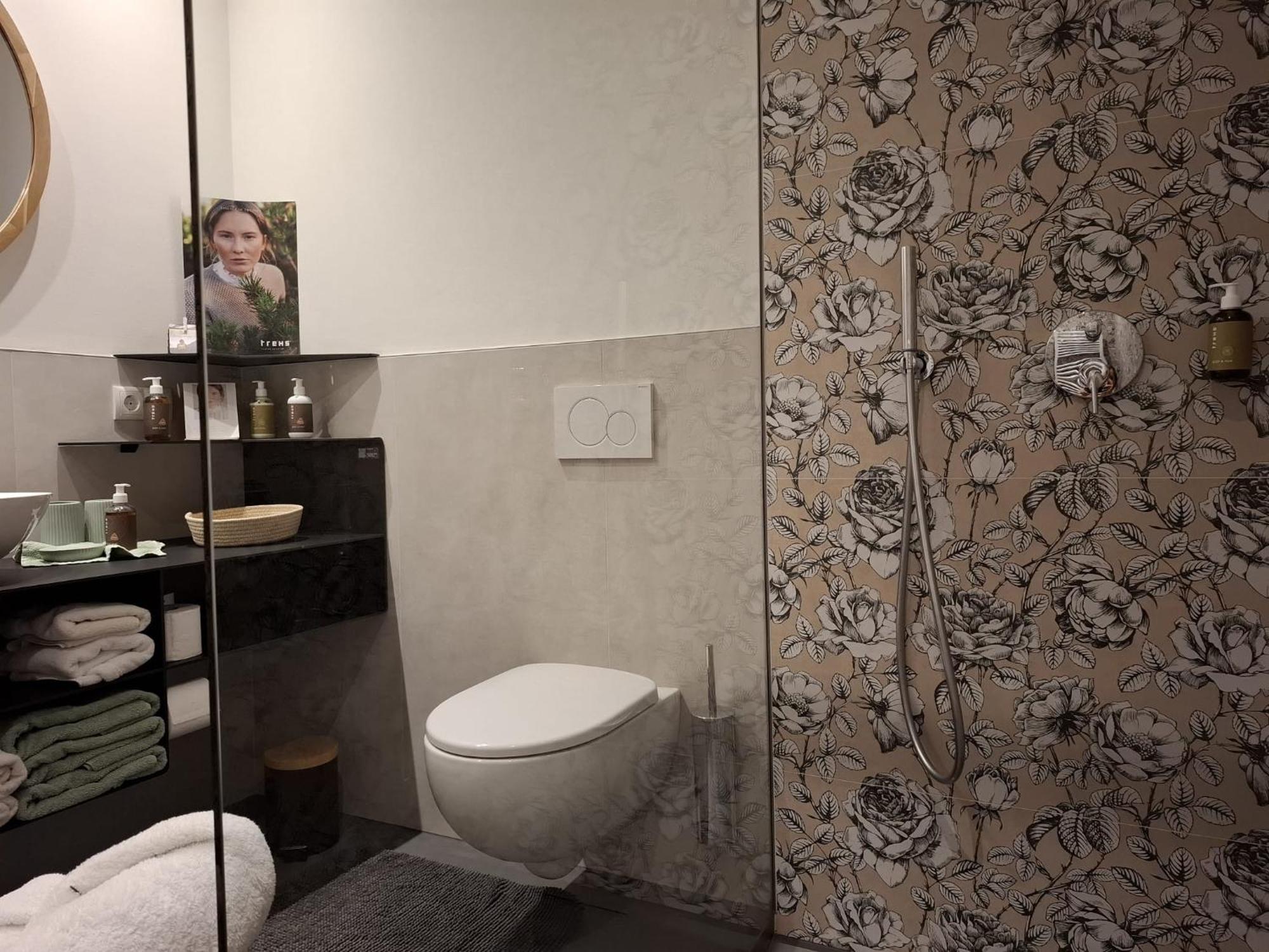 Apartment Wildflower In Privatvilla Im Herzen Merans Eksteriør billede